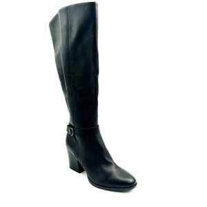 Elegant Black Heeled Boots